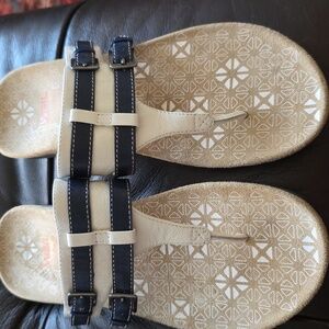 Dr Andrew Weil Leather Orthaheel Stylish Beige and Navy Blue Sandals. Size 8